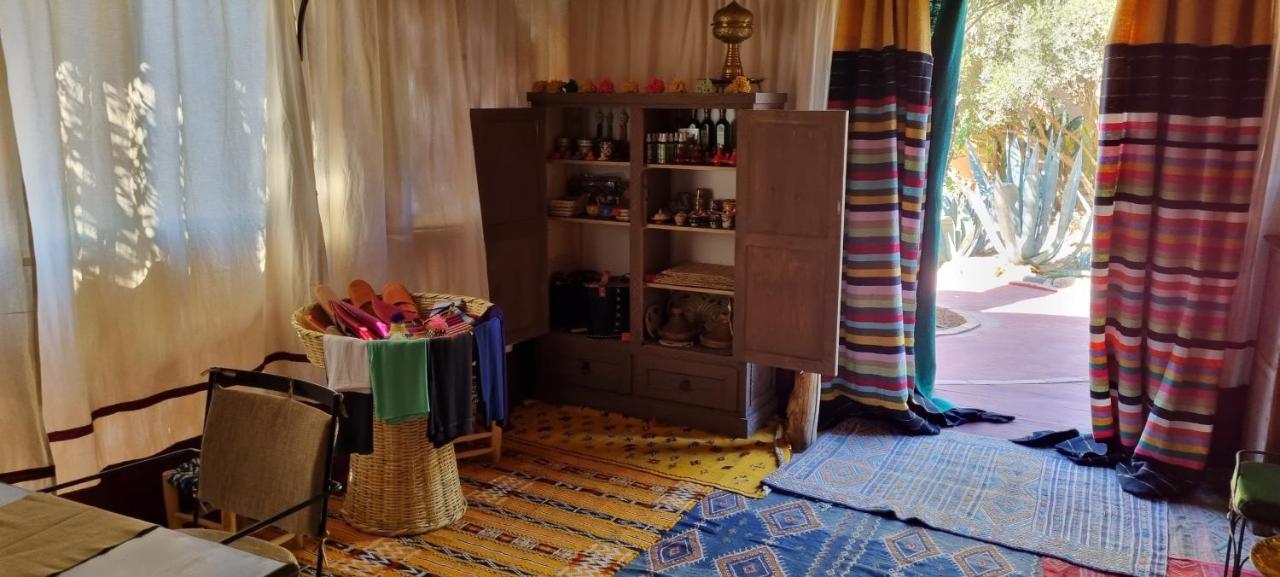 타라우단트 Les Trois Paons B&B 외부 사진